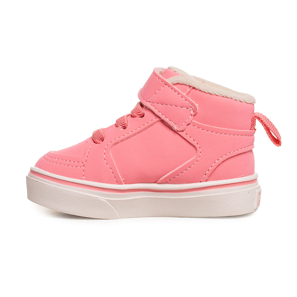Tênis infantil Klin rosa perfil direito com detalhes do solado e velcro