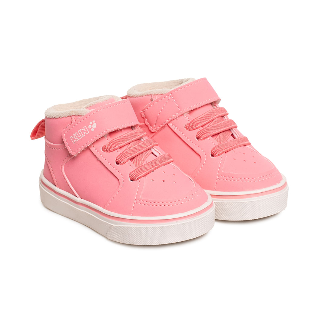 Par de tênis Klin rosa posicionados lado a lado com solado off-white