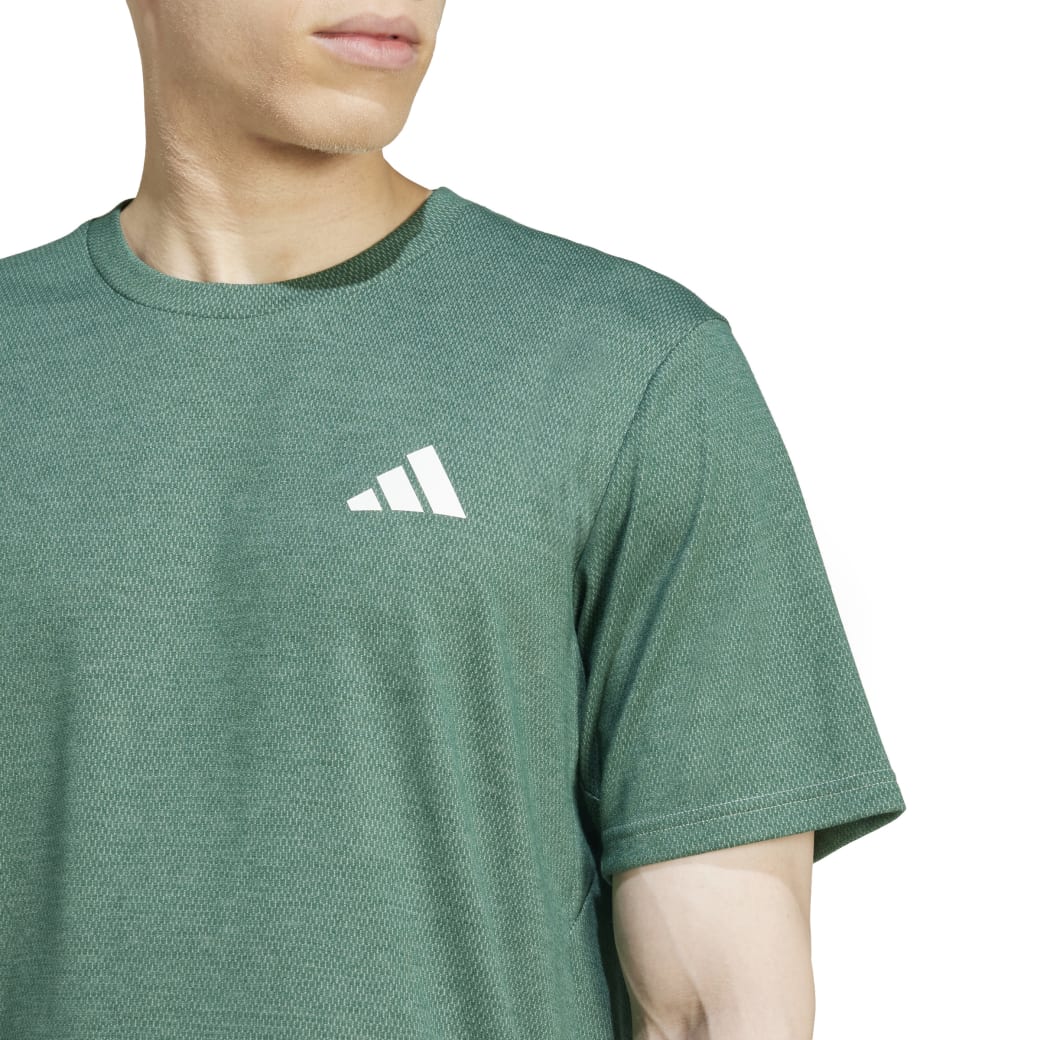 JD0174_6_APPAREL_On-Model_Detail-View-2_white.jpg