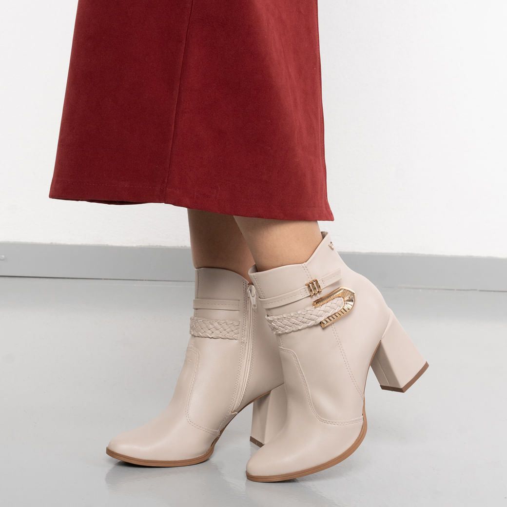 Bota Mississipi Berteli Feminina Creme Cano Baixo Salto Grosso Oscar