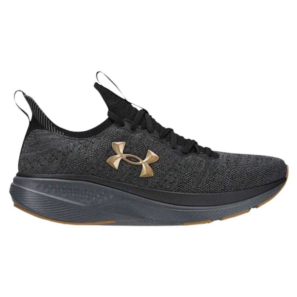 Tênis masculino Under Armour Charged Slight 2 para corrida preto com detalhes dourados e logo em relevo