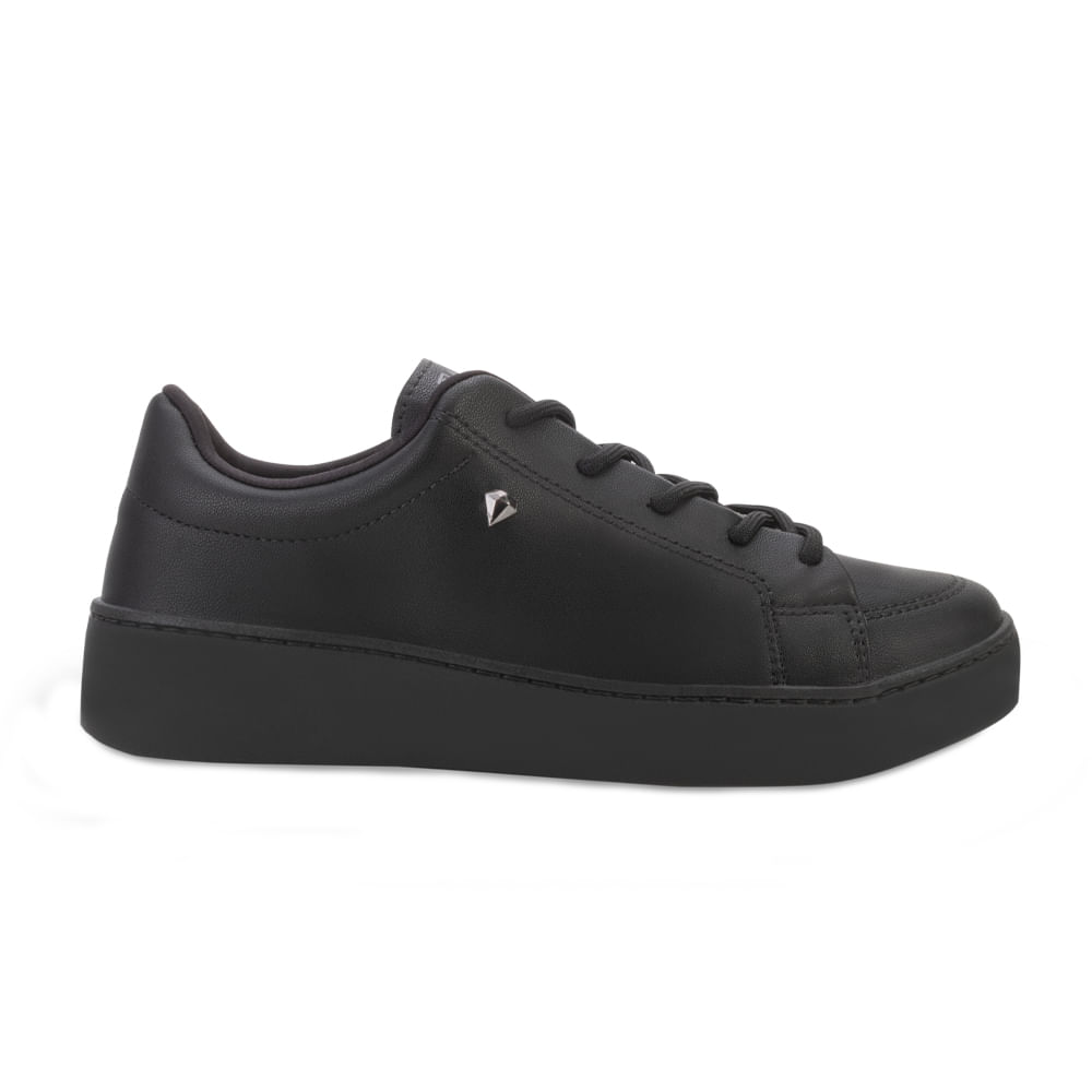 Perfil lateral esquerdo do tênis casual feminino preto com sola plataforma