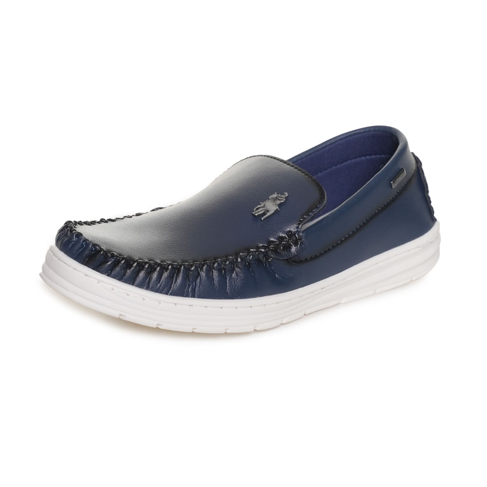 Mocassim OPX Avilla masculino azul vista frontal com detalhe costura manual e aplique metálico