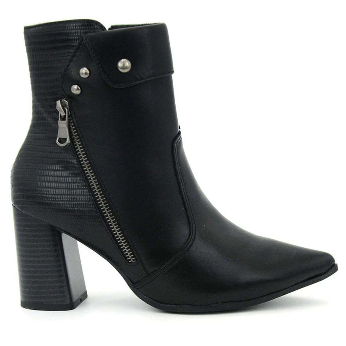 Bota Ramarim Cano Curto Feminina Preta Com Tachas Oscar