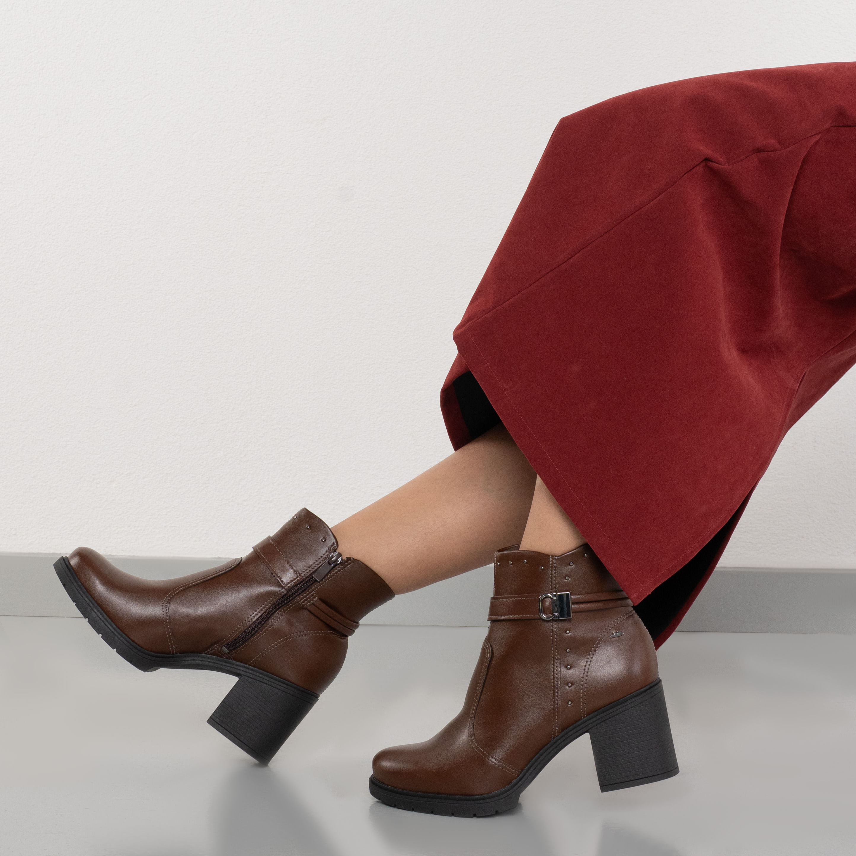 Bota Dakota Cano Curto Marrom Café Feminina Oscar