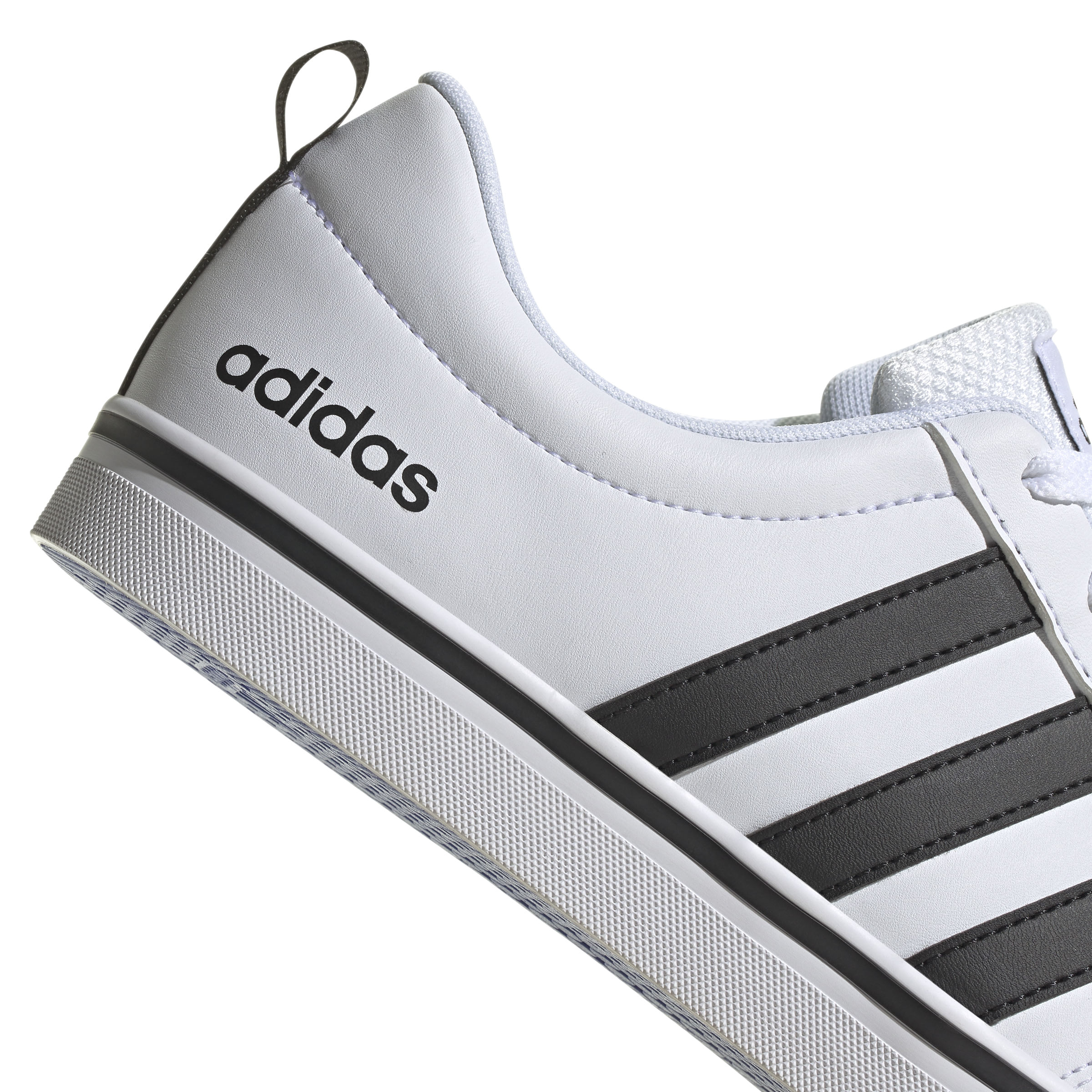 HP6010_8_FOOTWEAR_Photography_Detail-View-1_white.jpg