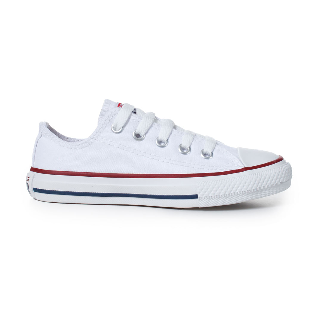 Tênis infantil juvenil Converse Chuck Taylor All Star branco perfil lateral direito com cadarços brancos e sola vulcanizada branca.