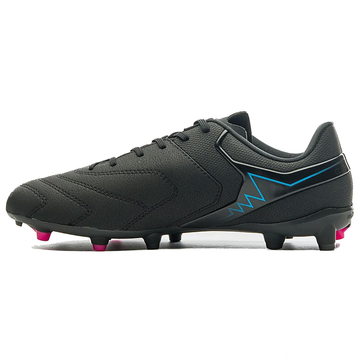 Chuteira Umbro ADAMANT MASTER masculina preta vista lateral esquerda com detalhes gráficos azuis