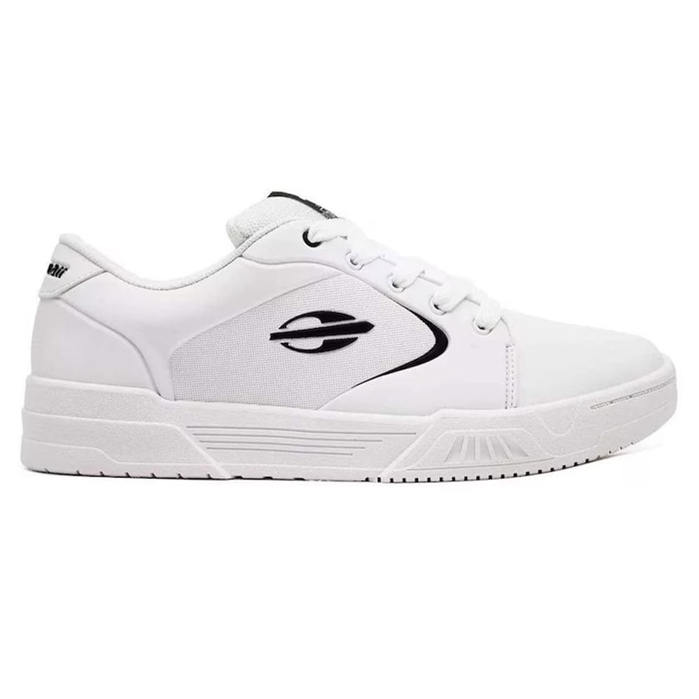 Tênis branco masculino Mormaii Flow vista lateral direita com cabedal em sintético e mesh, cadarço branco e solado antiderrapante.