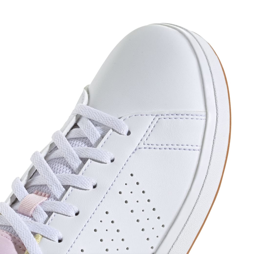 JI4191_9_FOOTWEAR_Photography_Detail-View-2_white
