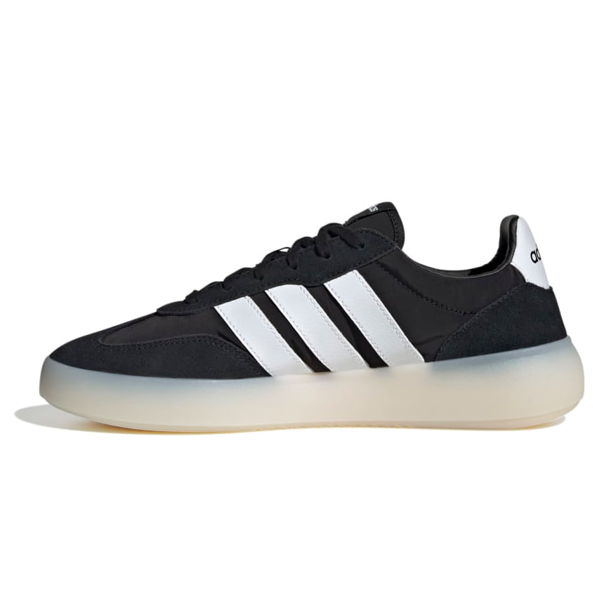 Tênis Adidas Barreda Decode preto masculino vista medial lateral com listras brancas e logo Adidas