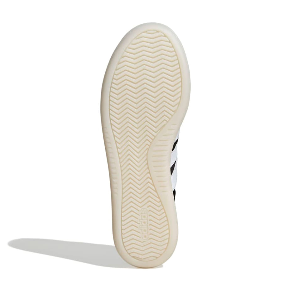 JI2316_3_FOOTWEAR_Photography_Bottom-View_white