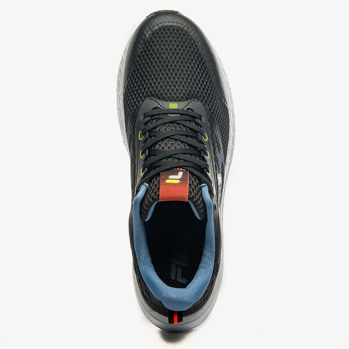 Visão superior do tênis FILA Compass masculino preto mostrando fechamento com cadarço e colarinho acolchoado