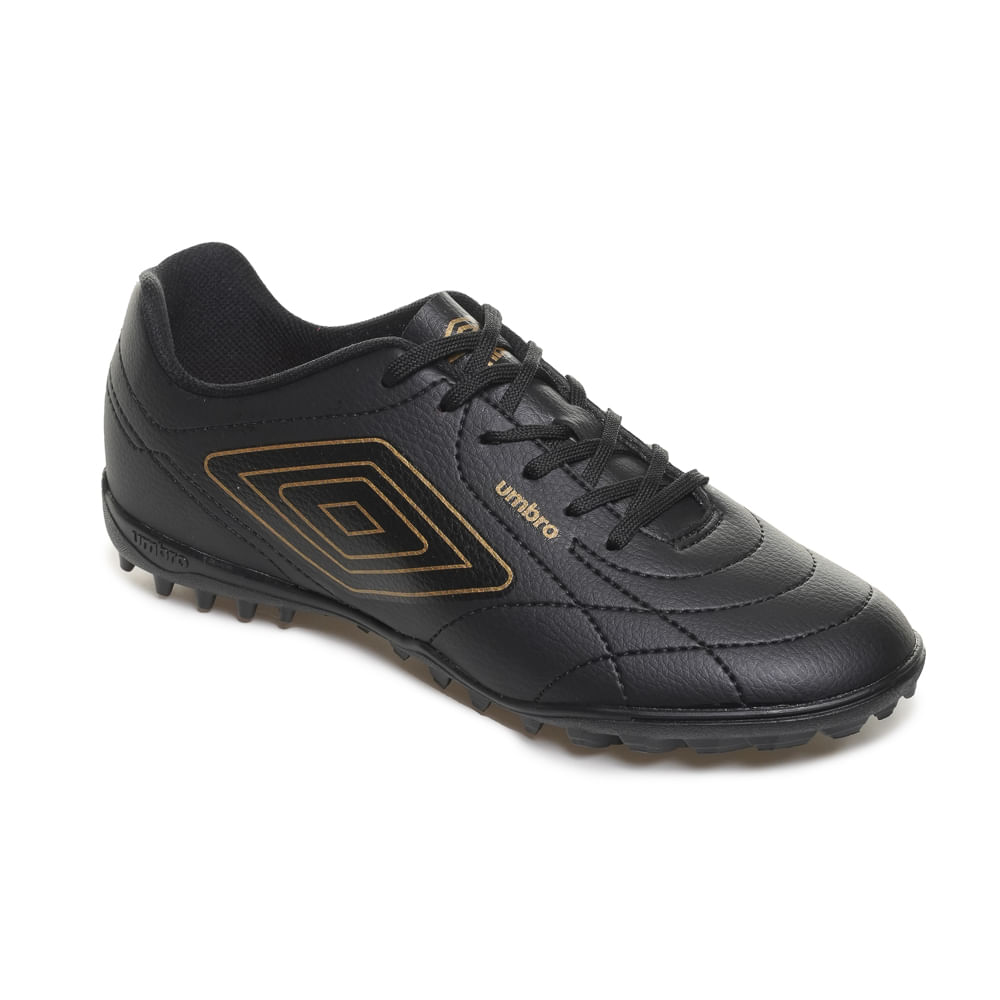 Vista 3/4 superior direita da chuteira society Umbro masculina preta