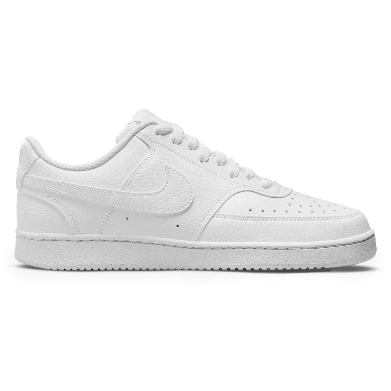 Tênis Nike Court Vision Low Next Nature Feminino Branco, vista lateral com cadarço, fundo branco