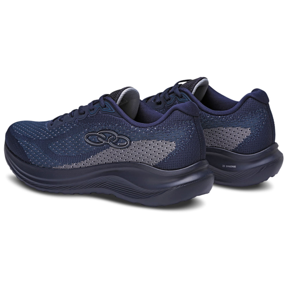 Tênis Olympikus Soma vista traseira destacando amortecimento Evasense e cabedal knit respirável.