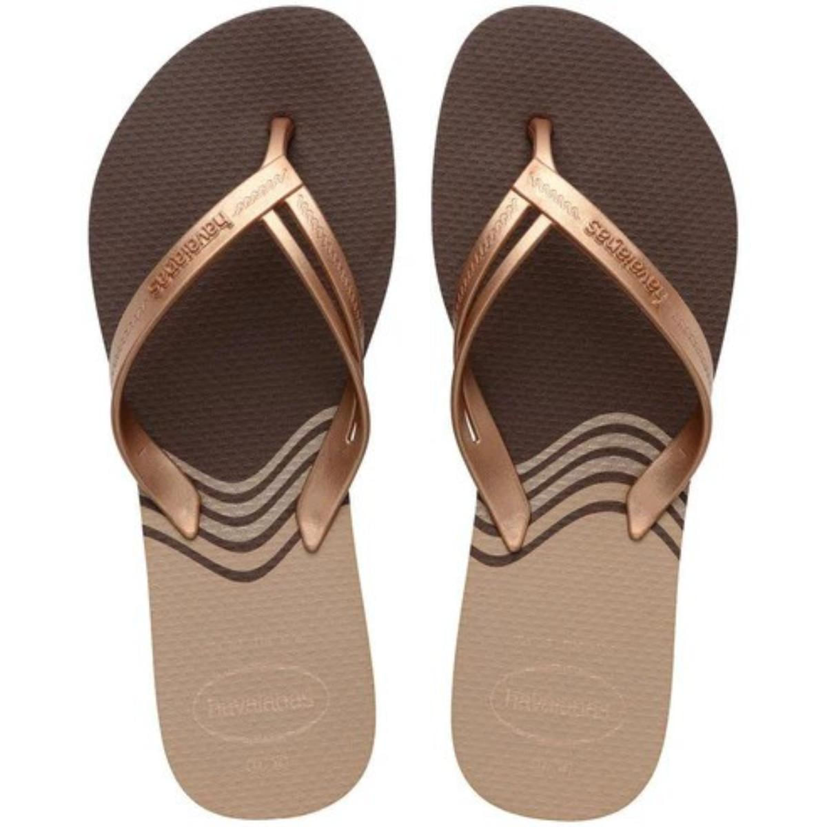 Chinelo Havaianas Elegance Feminino marrom com tiras metalizadas visto de cima
