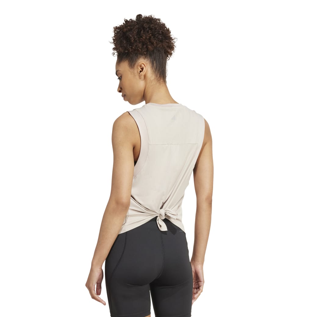IX0452_5_APPAREL_On-Model_Back-View_white