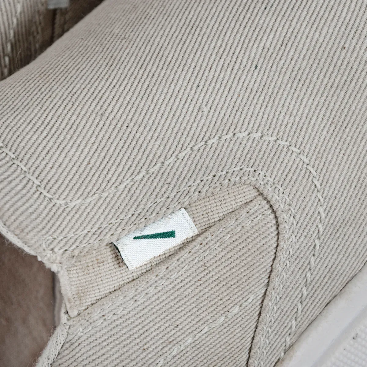 Detalhe lateral do sapato Ferracini Kingston masculino cinza em couro legítimo