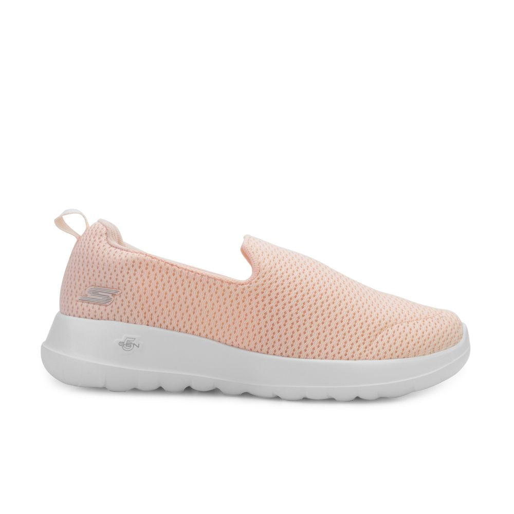 Tênis feminino rosa Skechers Go Walk Joy visto de lado direito mostrando tecido mesh e sola branca