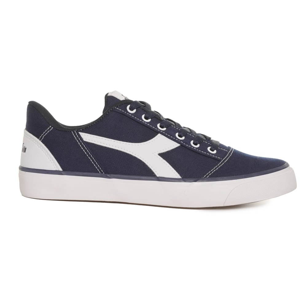 Tênis Diadora Marinho Marino Unissex, lado frontal, em fundo branco com detalhes em azul marinho e branco