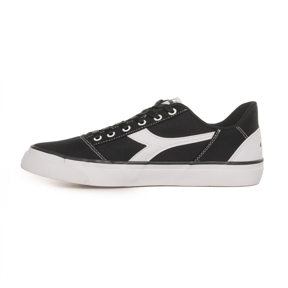 Vista lateral do Tênis Unissex Casual Diadora Marino preto e branco com solado branco