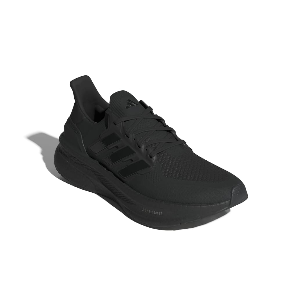 ID8812_6_FOOTWEAR_Photography_Front-Lateral-Top-View_white
