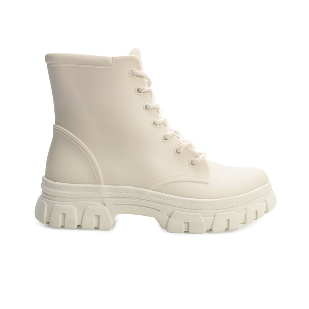 Bota coturno LueLua juvenil menina off white destacando design e conforto