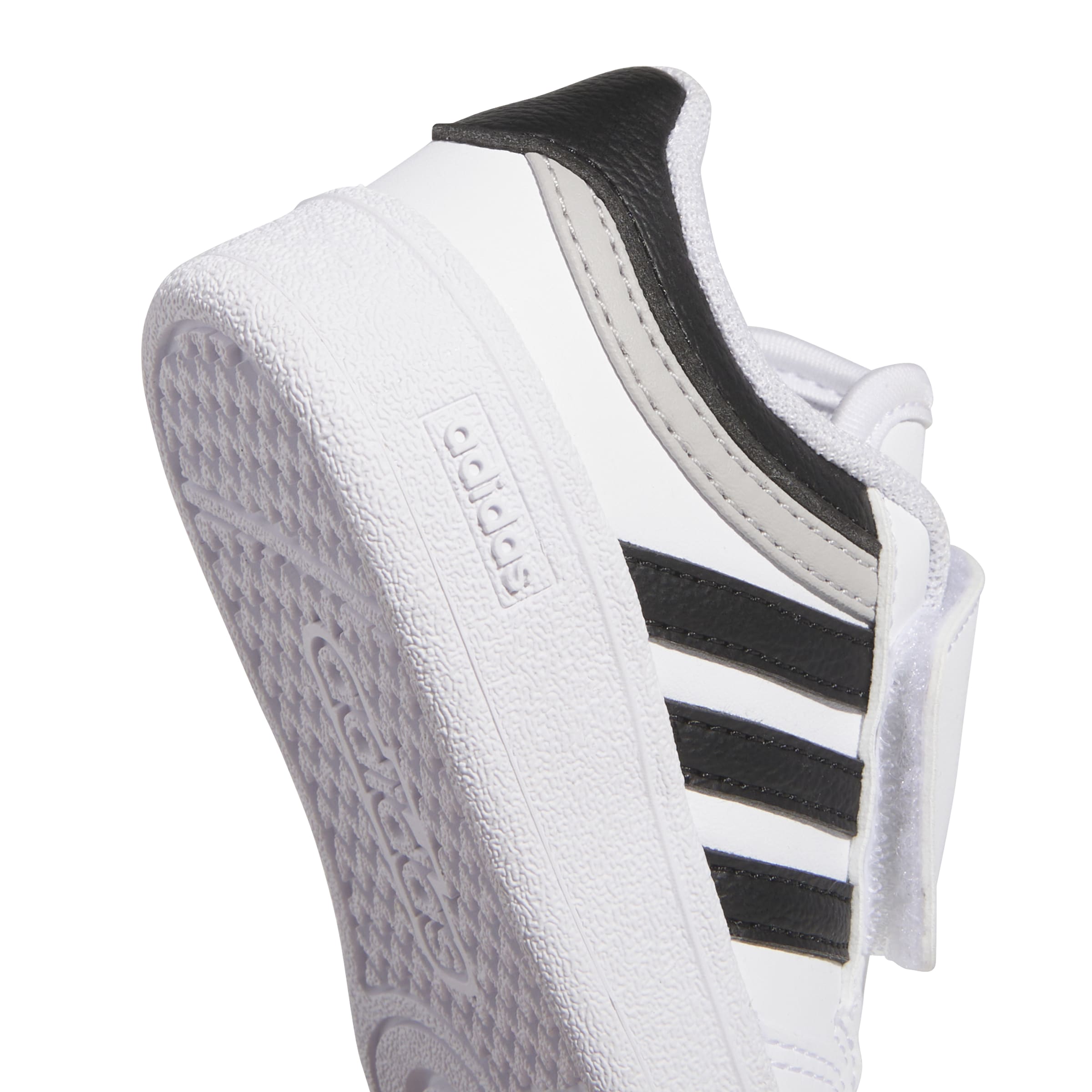 JI3486_8_FOOTWEAR_Photography_Detail-View-1_white