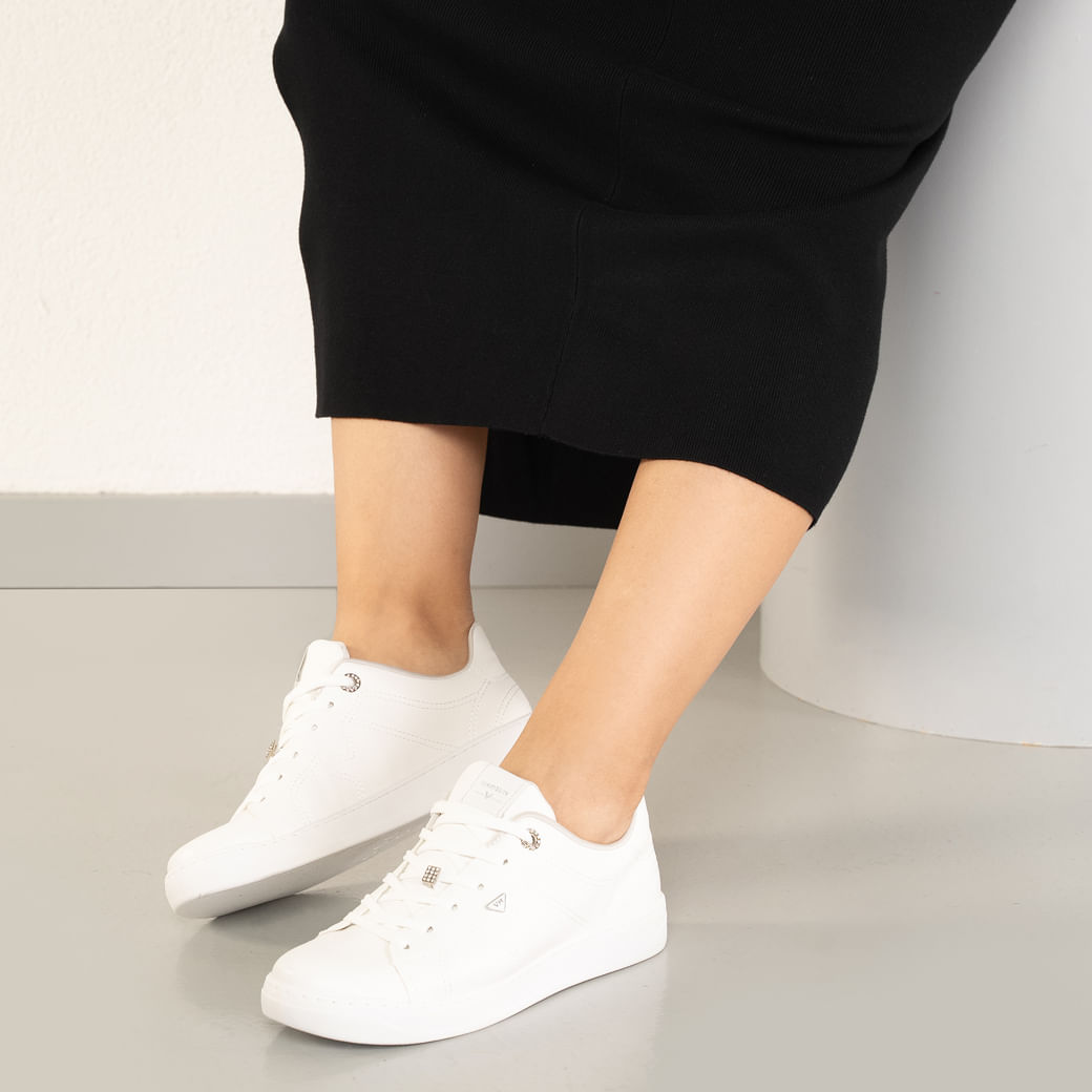 Tênis Via Marte Casual Feminino Branco Confortável e Estiloso Oscar