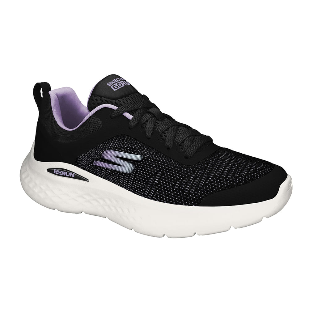 Tênis feminino preto Skechers Go Run Elevate em ângulo lateral mostrando detalhes do mesh e solado branco