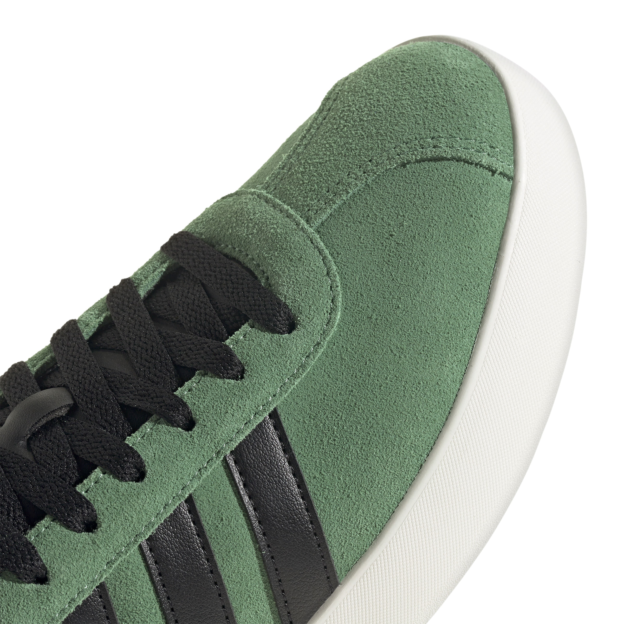IF4459_9_FOOTWEAR_Photography_Detail-View-2_white