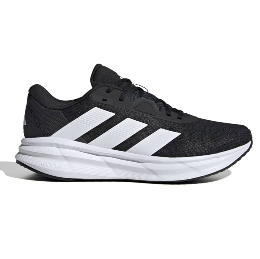 Tênis esportivo Adidas Galaxy 7 masculino preto em perfil lateral esquerdo com cabedal em mesh e entressola branca com tecnologia Cloudfoam
