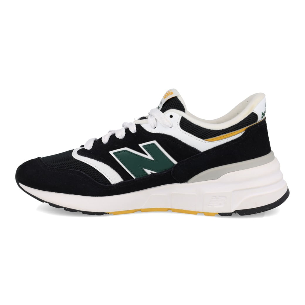 Tênis New Balance 997R Masculino Verde Musgo vista lateral direita destacando logo N