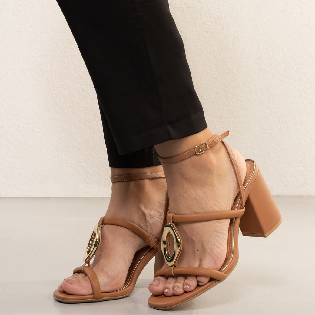 Sandália Salto Grosso Alto Marrom Vizzano Feminina Paquetá