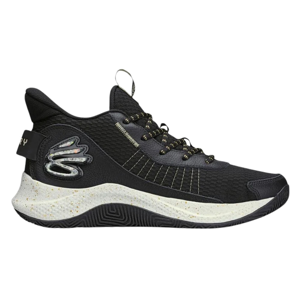 Tênis Under Armour Curry 3Z7 masculino preto com detalhes em branco, vista lateral direita mostrando cabedal em malha e sintético, cadarço preto e solado branco