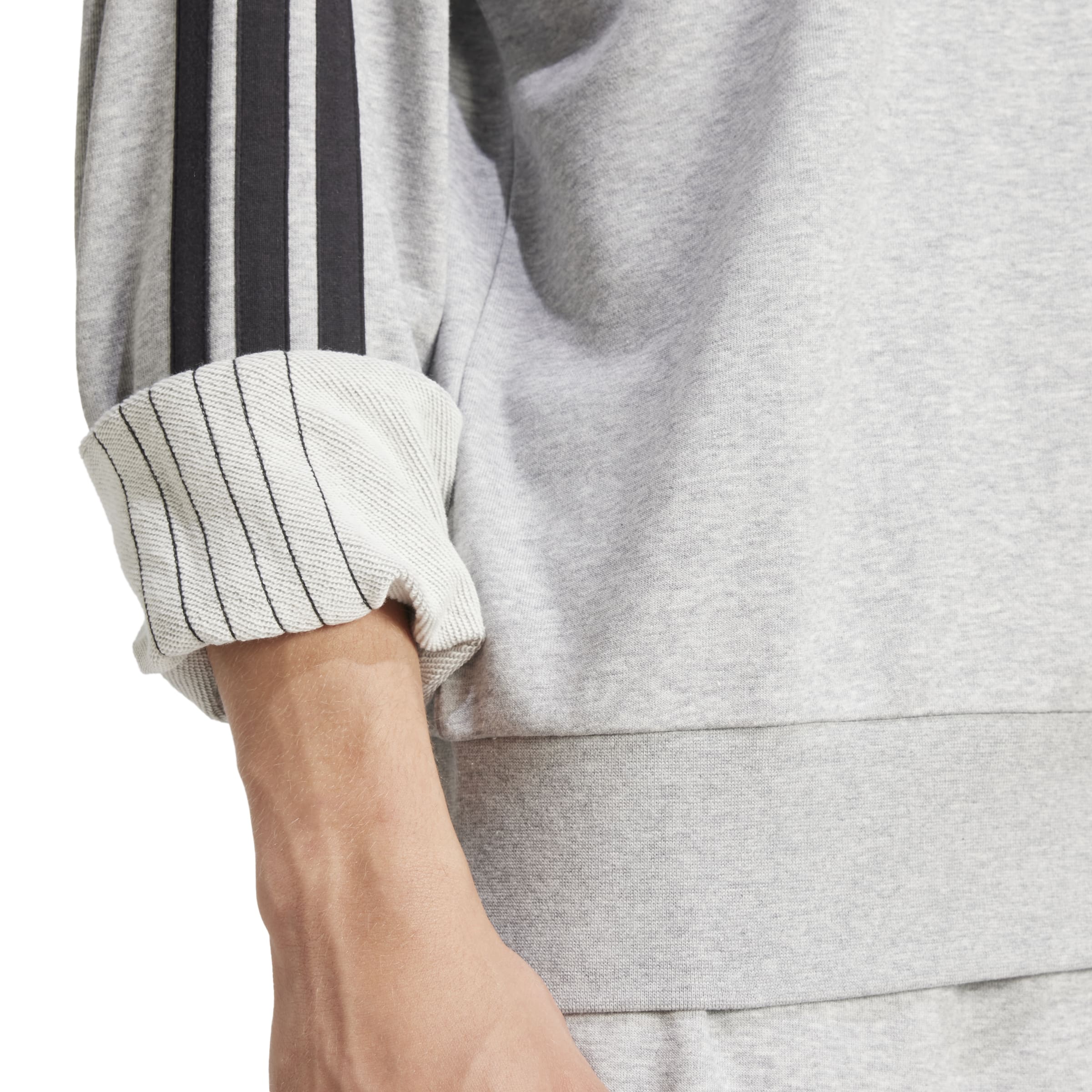 JE6374_6_APPAREL_On-Model_Detail-View-1_white