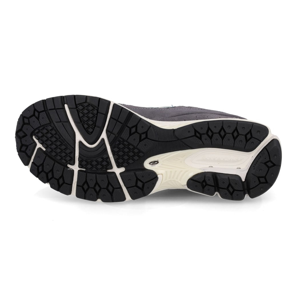 New-Balance-Tenis-M2002RFB-NB-2002-Grafite-Sint_7__