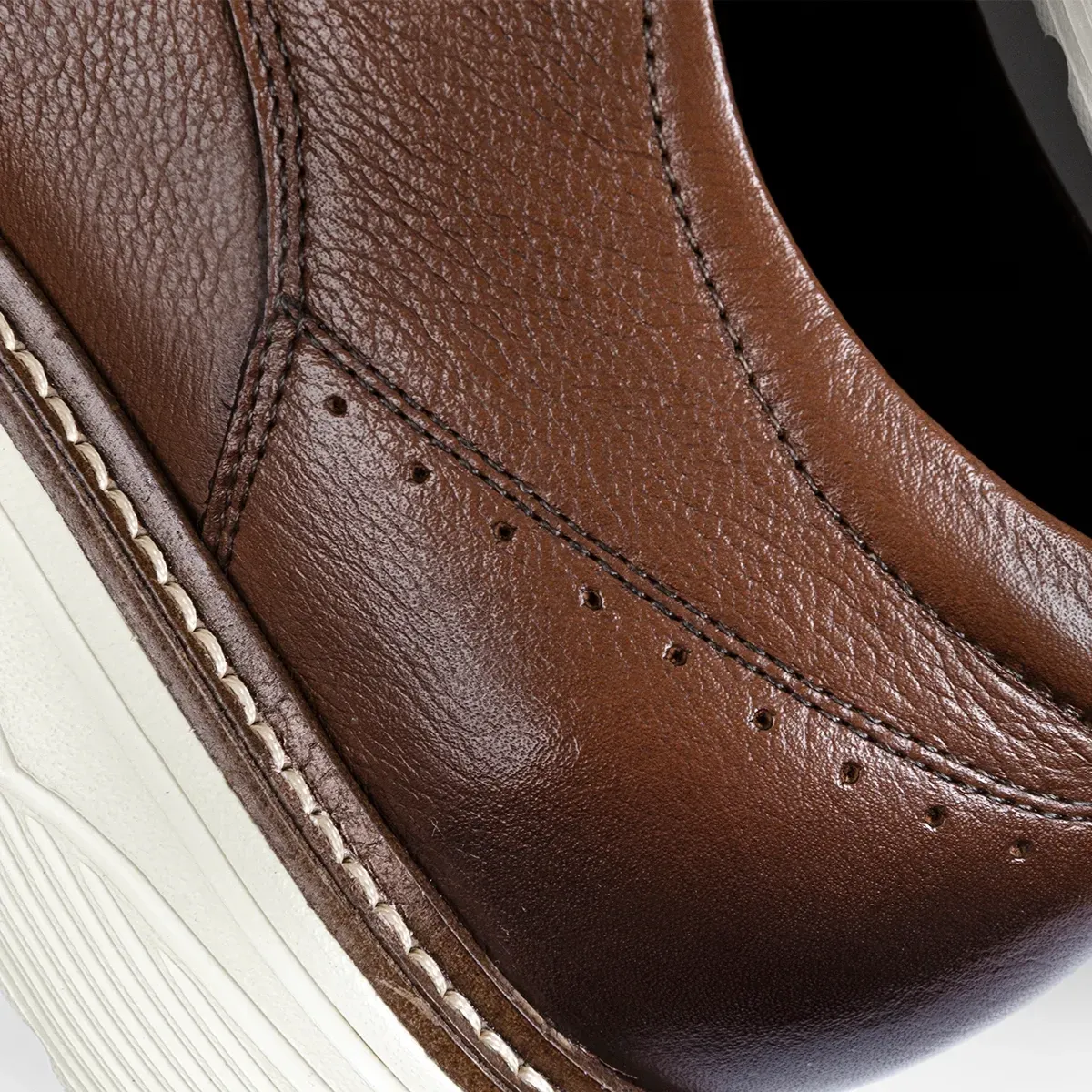 Sapato Ferracini Full Masculino Marrom em vista lateral para ajuste e conforto