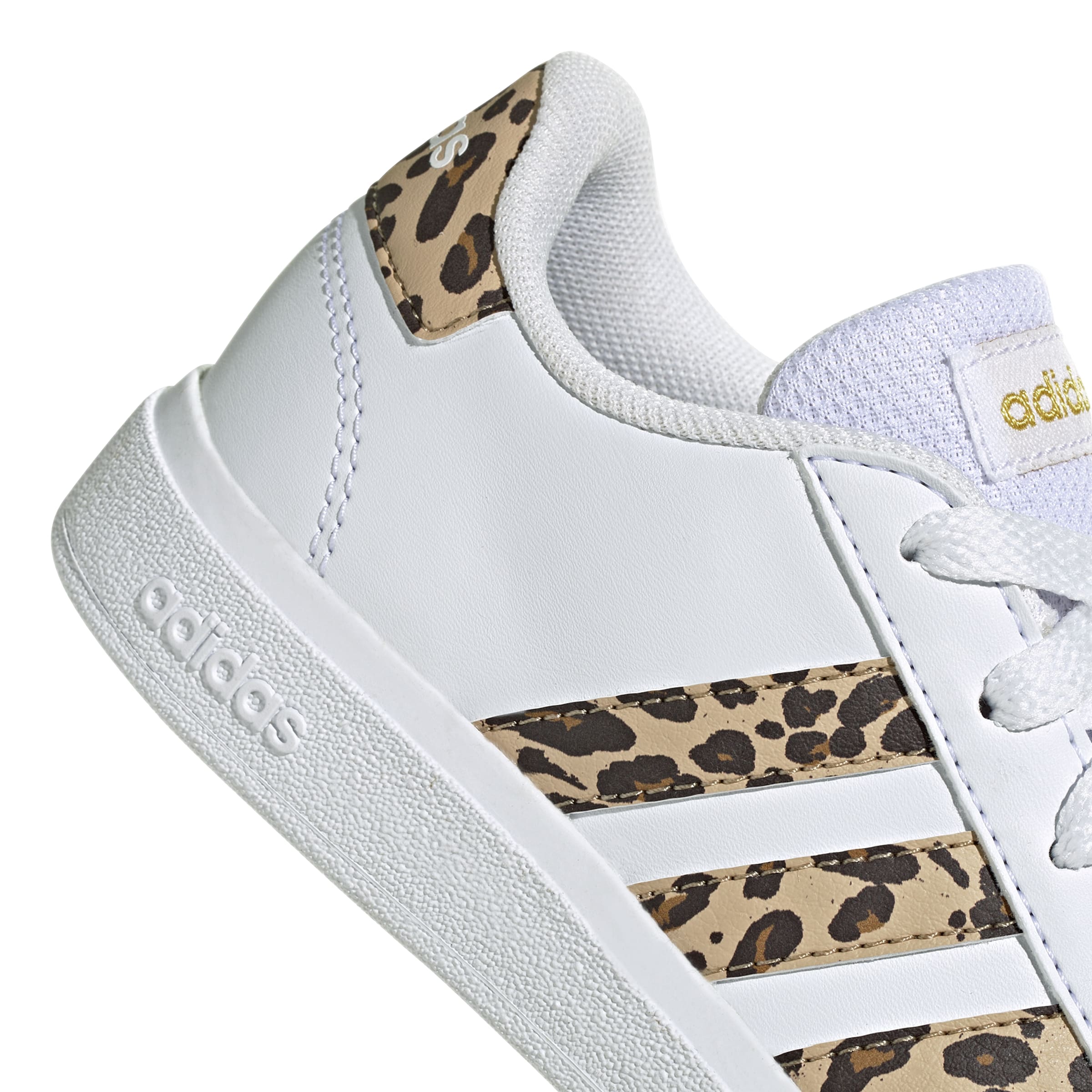 IG1187_9_FOOTWEAR_Photography_Detail-View-2_white