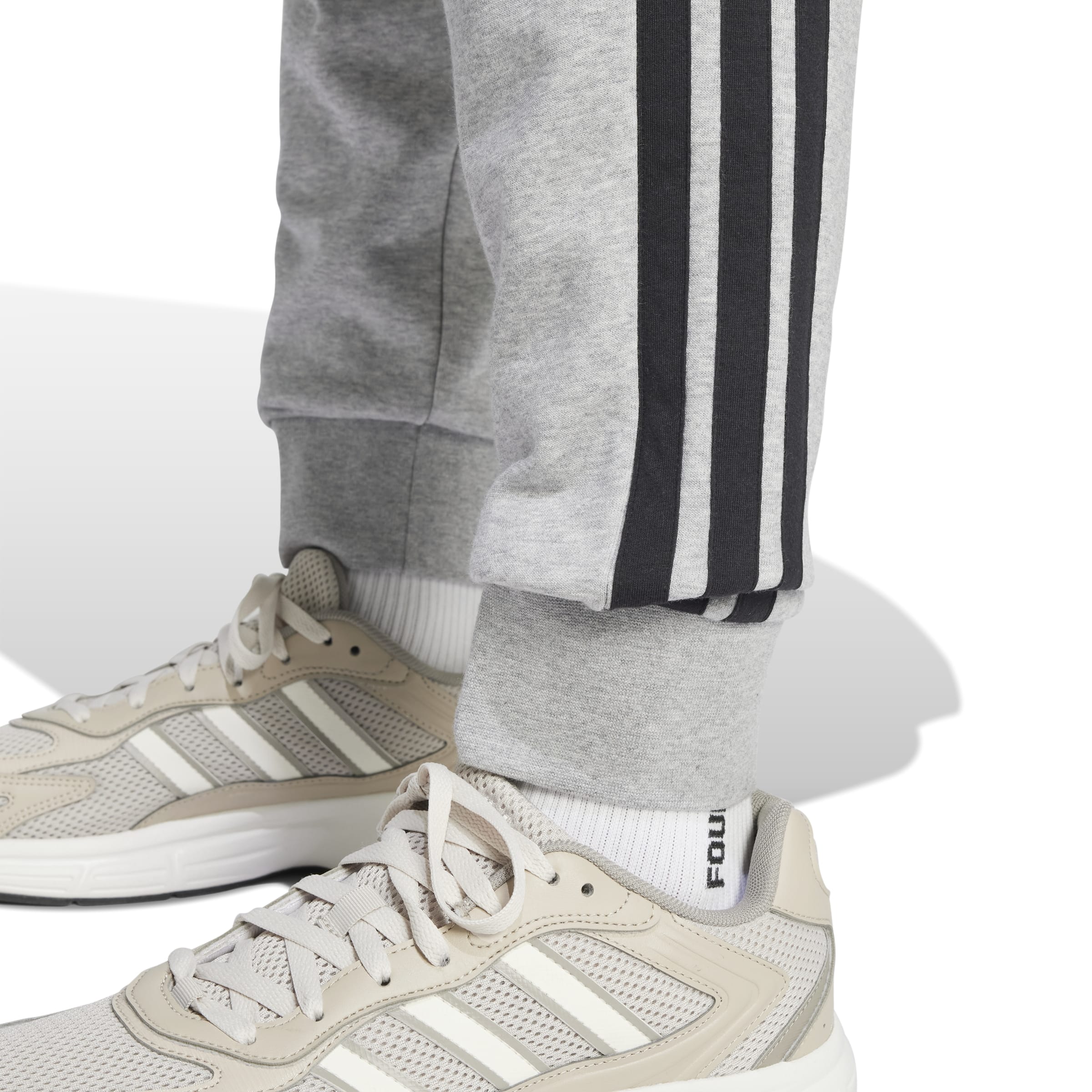 JE6346_6_APPAREL_On-Model_Detail-View-2_white