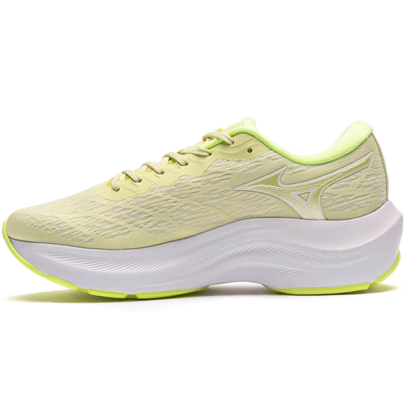 Tênis Mizuno Enigma feminino verde claro vista lateral esquerda com solado branco e detalhes em verde neon