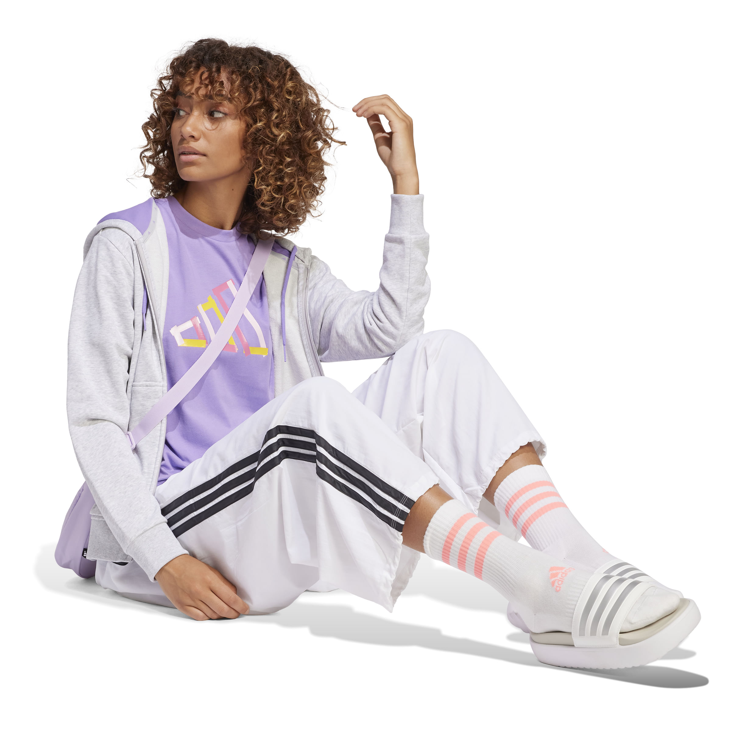 JJ4047_4_APPAREL_On-Model_Walking-View_white