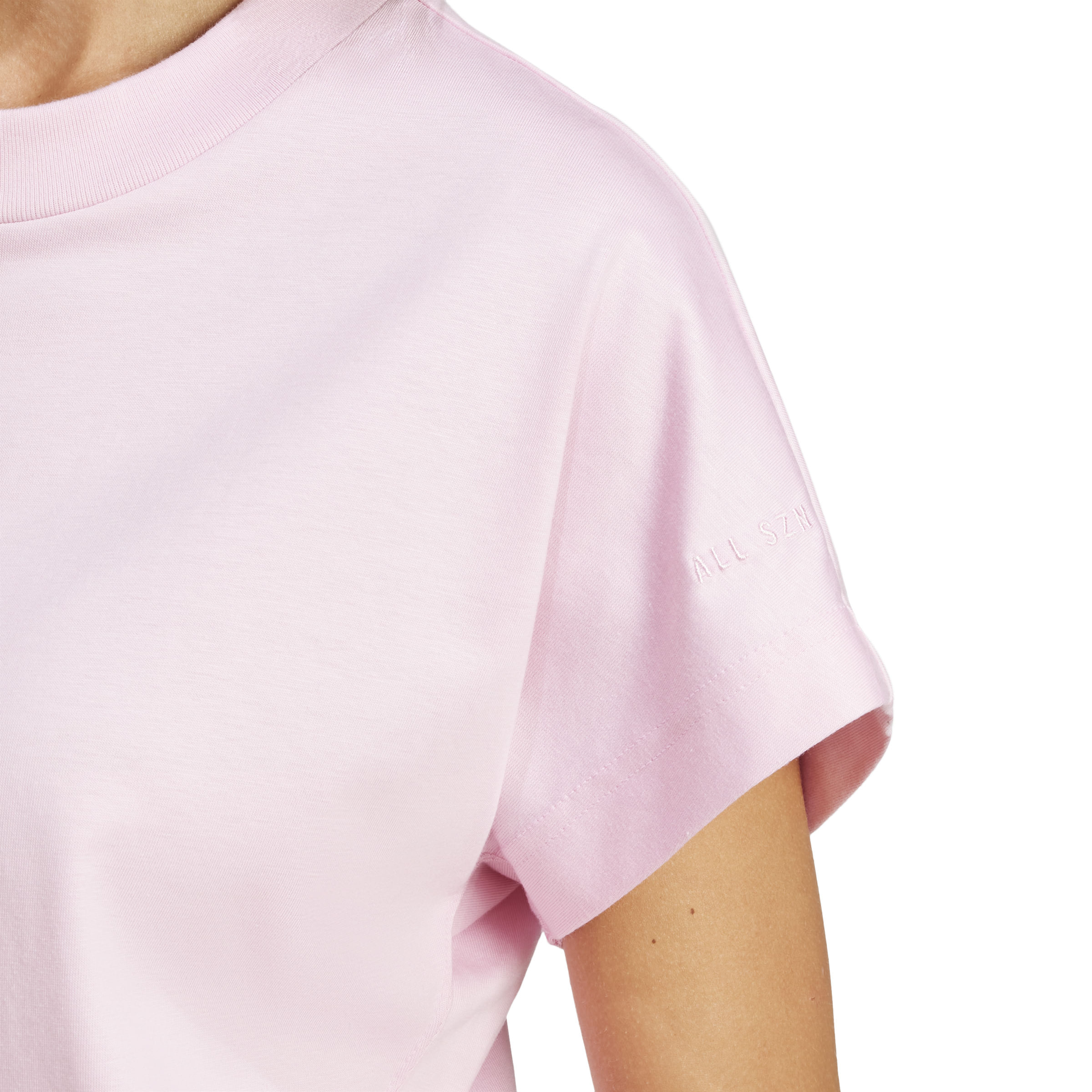 JD0187_6_APPAREL_On-Model_Detail-View-2_white
