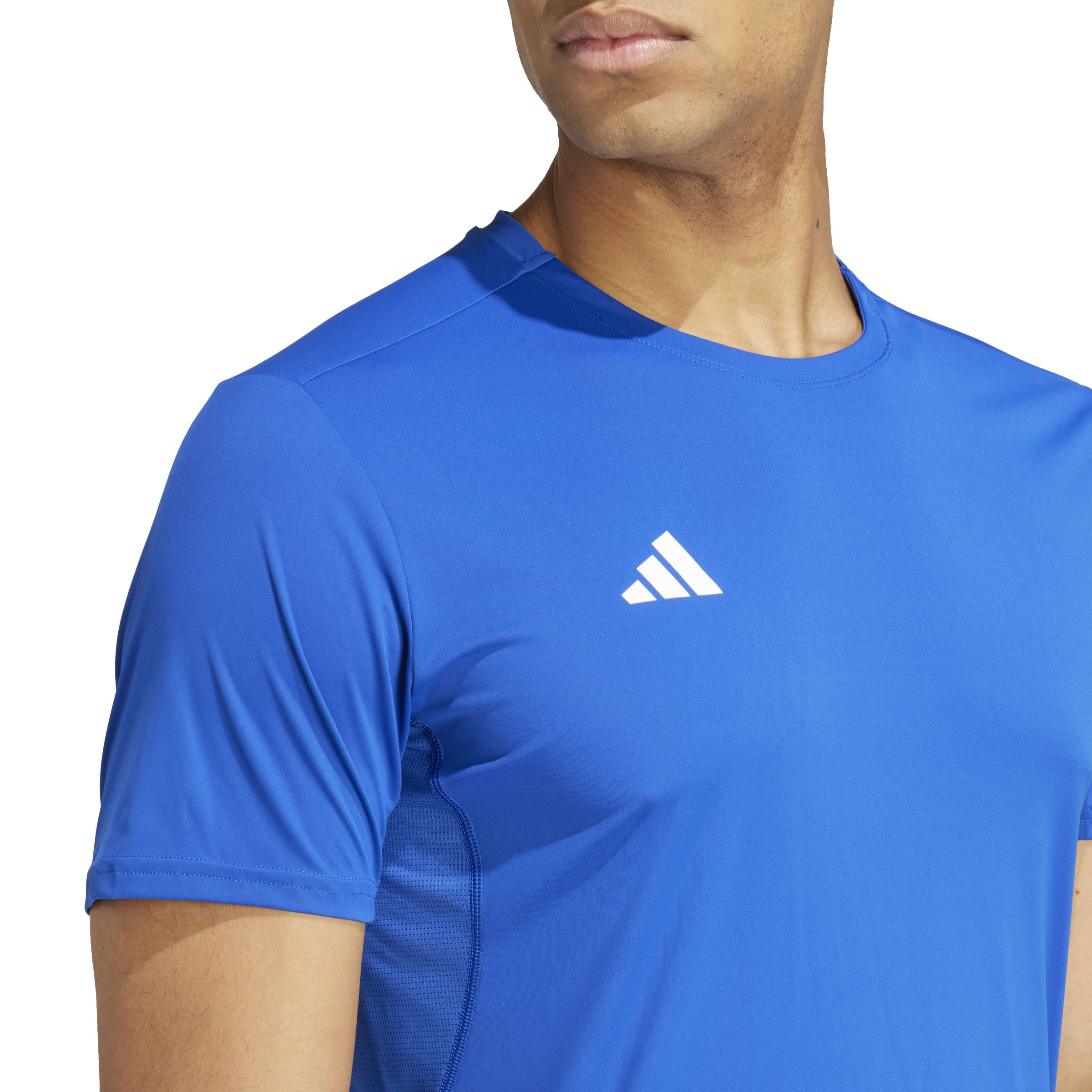 IT1469_9_APPAREL_On-Model_Detail-View-1_white