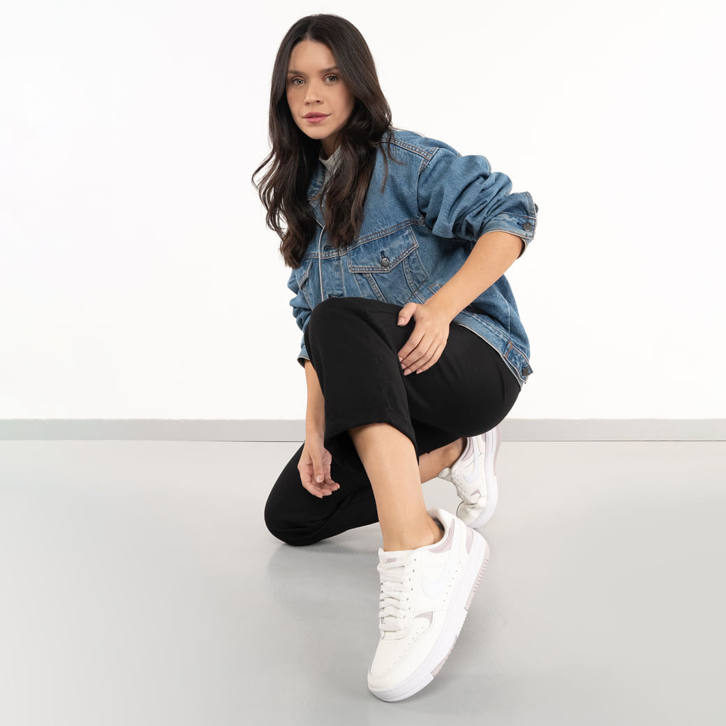 Tênis Casual Nike Gamma Force Feminino off white vista em ângulo diferente