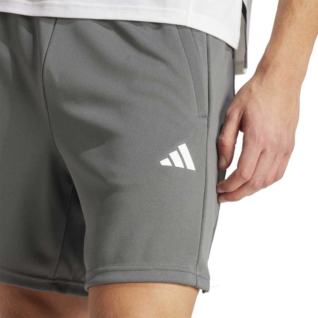 Adidas-Bermuda-IA3902-M-TREINO-ESSENTIALS---3-