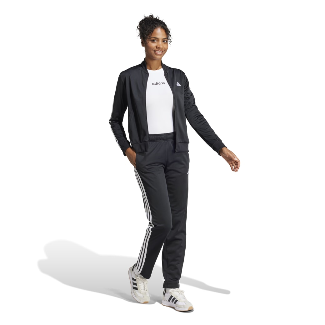JD5434_6_APPAREL_On-Model_Walking-View_white