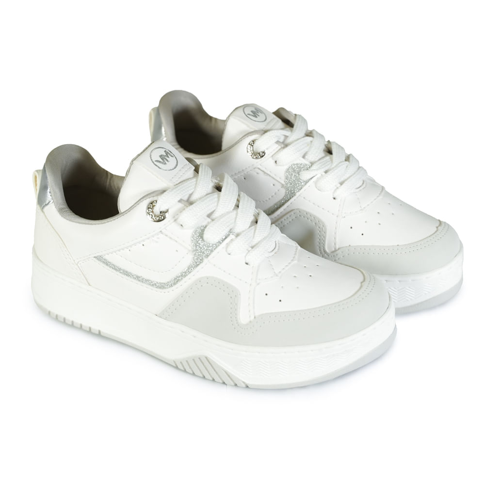 Detalhe do tênis feminino Via Marte branco mostrando conforto e design