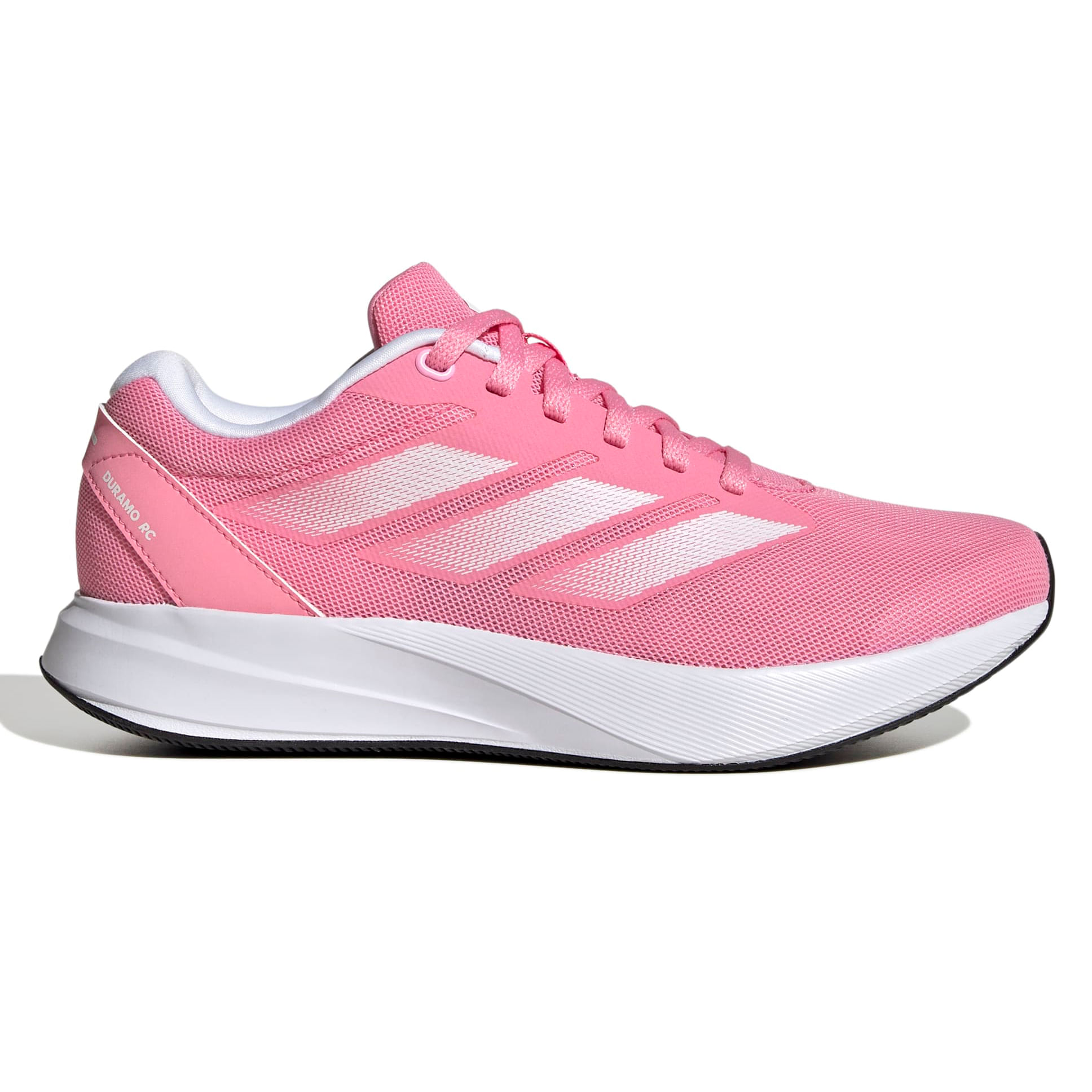 Tênis Adidas Duramo RC W feminino rosa vista lateral direita, cabedal em mesh respirável, três listras brancas e solado preto